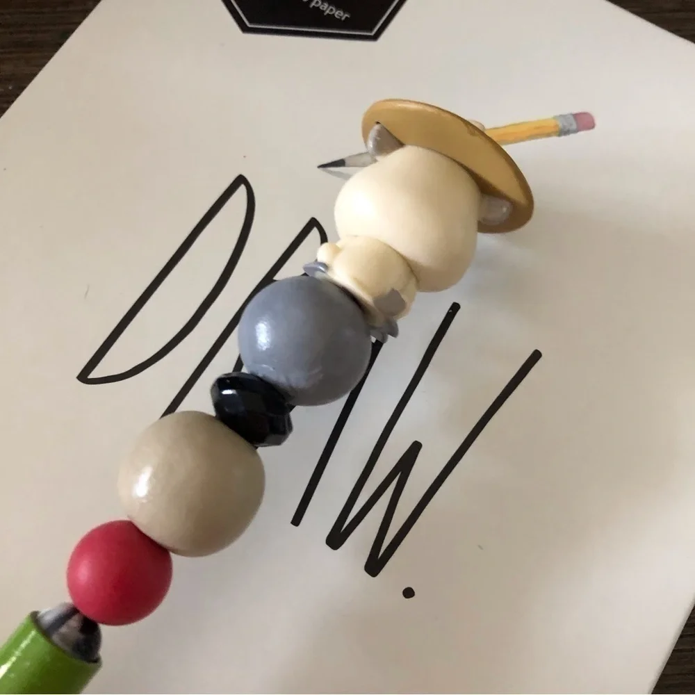 Disney Doorables: Raya & the Last Dragon: Dyan handmade beaded pen